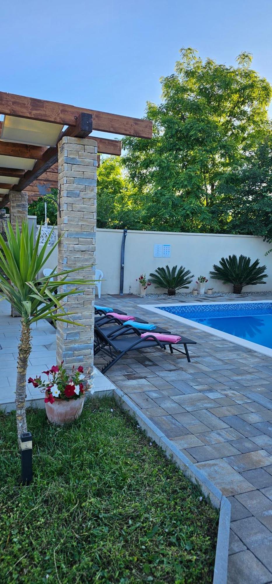 Happy House Villa