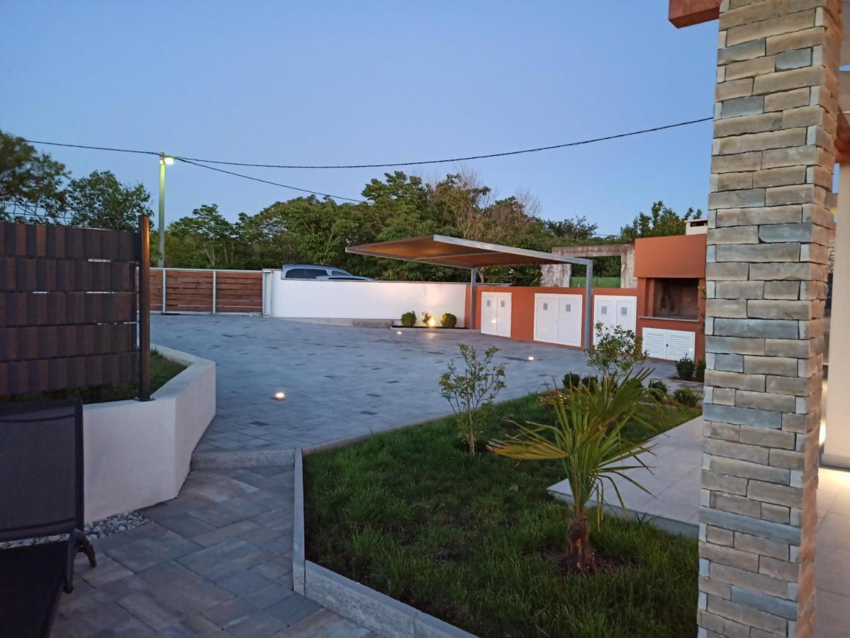 Happy House Villa