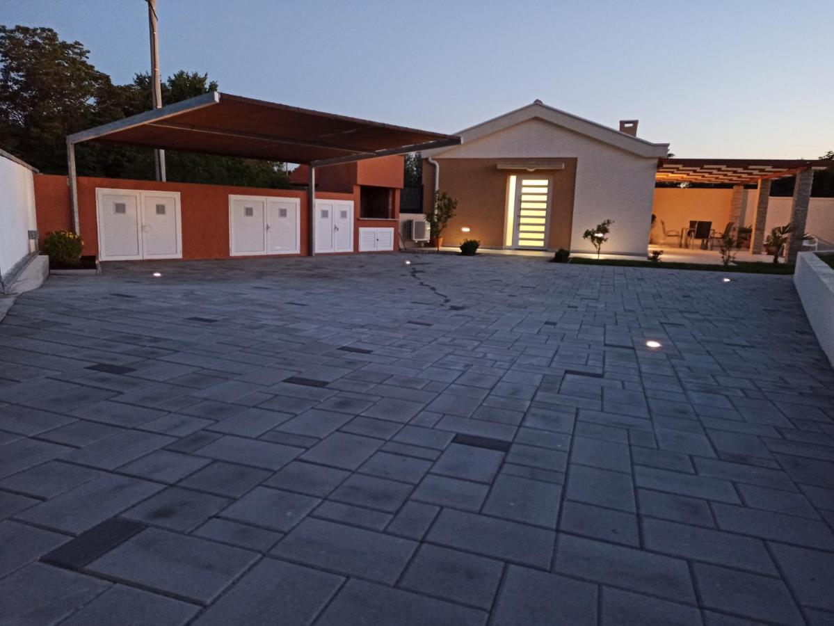 Happy House Villa *
